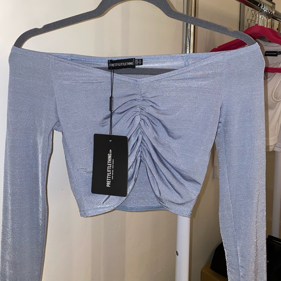 PrettyLittleThing Tops - Pretty little thing long sleeve crop top